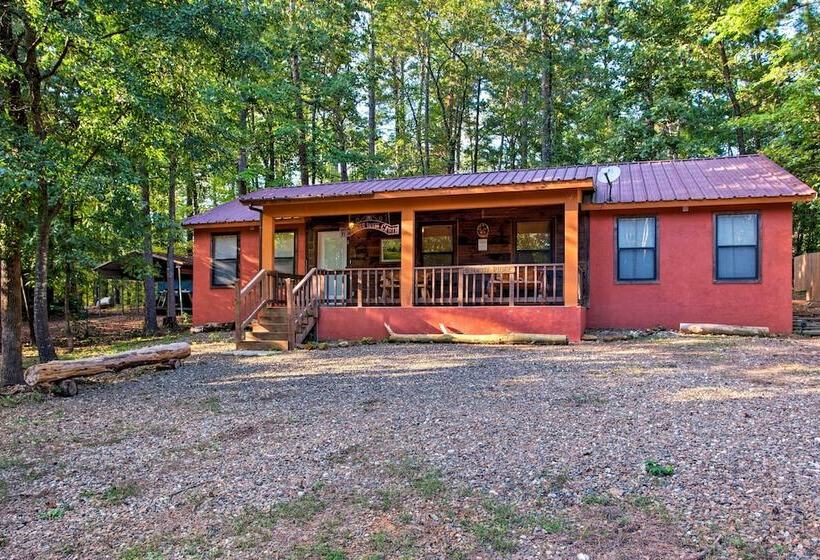 Broken Bow Cabin W/ Hot Tub: 3 Mi To Lake/overlook