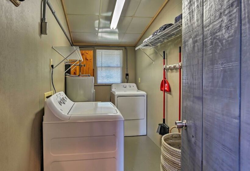 Outer Banks Island Cottage   1 Mi To Frisco Beach!