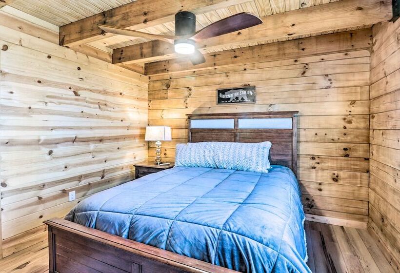 Peaceful Free Union Cabin W/ Deck & Mtn Views