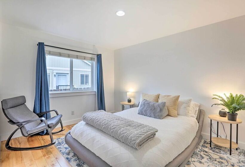 Pet Friendly Bend Home W/ Hot Tub & Patio!