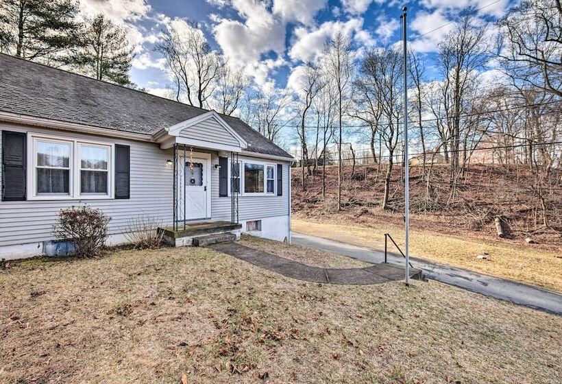 Pet Friendly Mohnton House Near Golf Course!