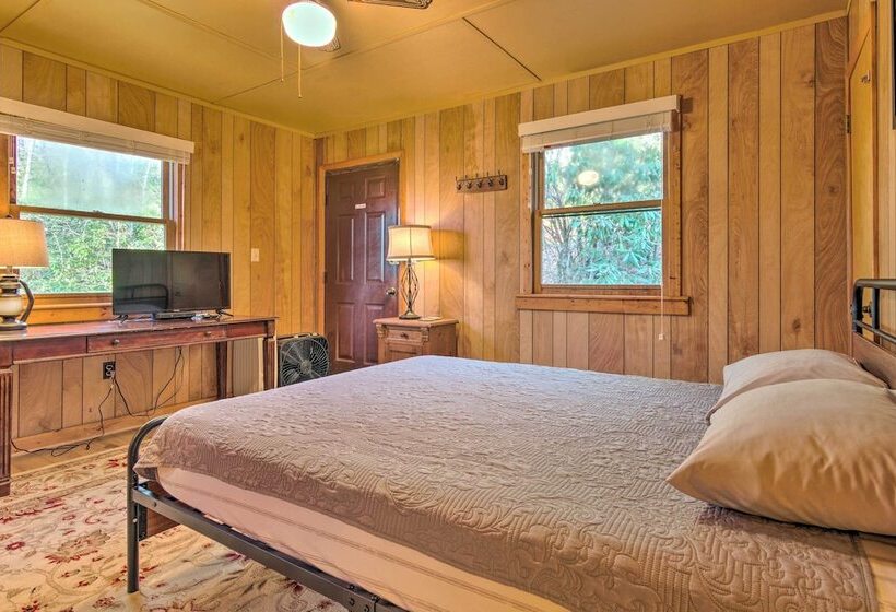 2 Decks + Views: Spruce Pine Cabin On 8 Acres