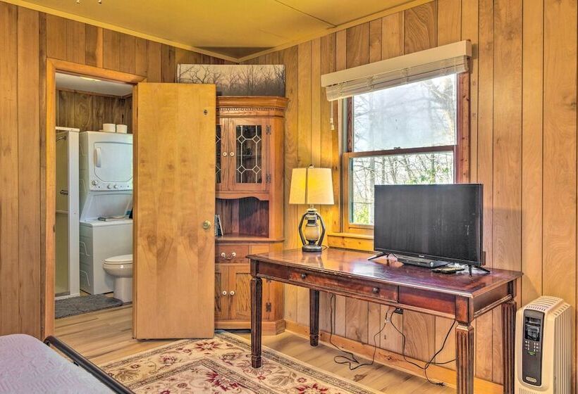 2 Decks + Views: Spruce Pine Cabin On 8 Acres