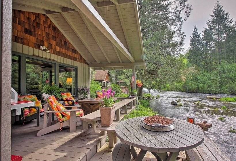 Quiet & Romantic Riverfront Mckenzie Bridge Cabin!
