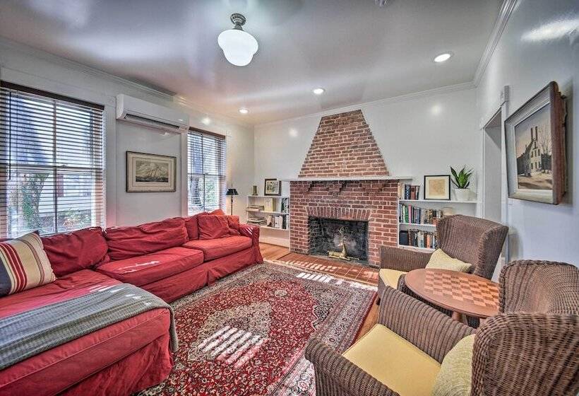 Radiant Gloucester House W/ Private Porch!