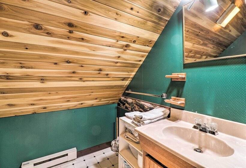 Riverfront Hungry Horse House With Large Deck!
