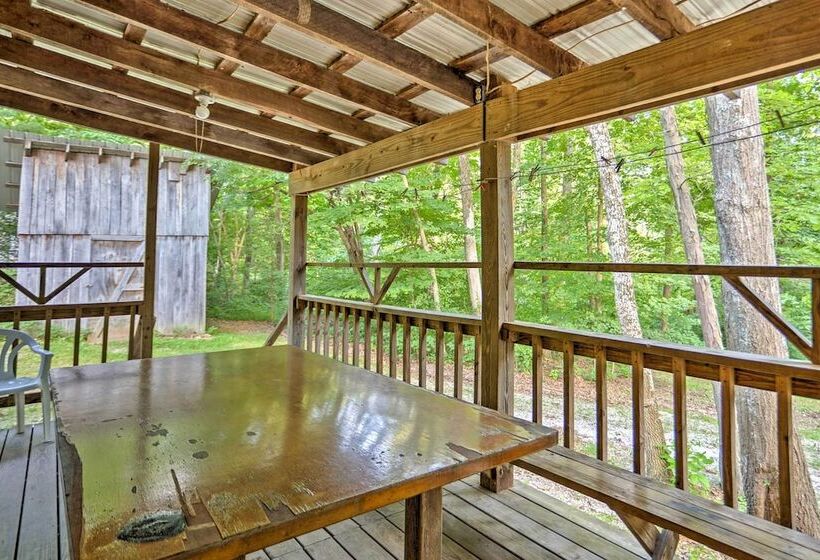 Rustic Taswell Cabin: Grill + Walk To Patoka Lake!