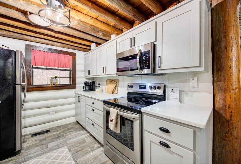 Secluded Beaver Lake Cabin W/ Private Dock!