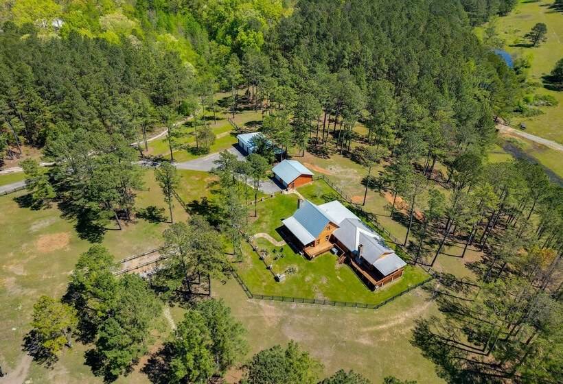 Spacious Alabama Retreat   Deck, Grill & Fire Pit!