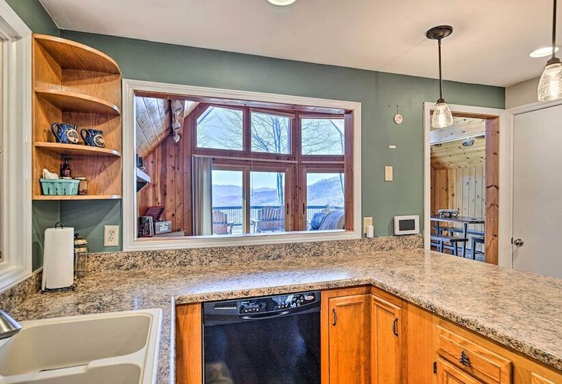Spacious Franklin Cabin W/ Mountain Views!