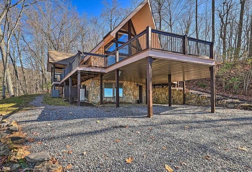 Spacious Franklin Cabin W/ Mountain Views!