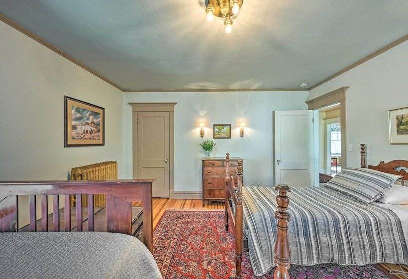 Spacious  Old Saguache Manor    Built In 1914