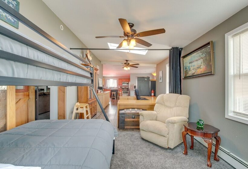 Spacious Sheboygan Home W/ Grill & Fire Pit!