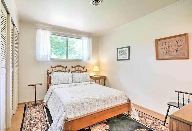 Stair Free Lexington Home W/ Blue Ridge Mtn Views!