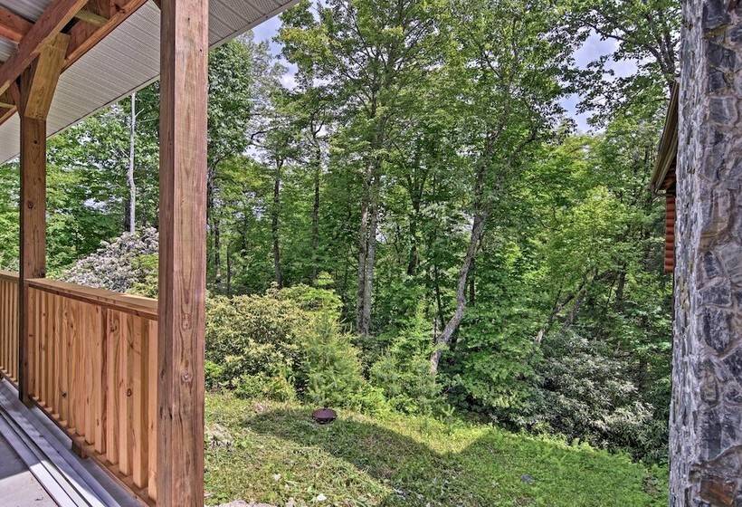 Superb Linville Mountain Cabin W/ Wraparound Decks