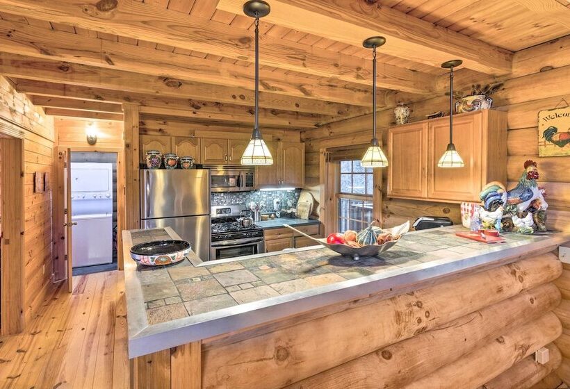 Superb Linville Mountain Cabin W/ Wraparound Decks
