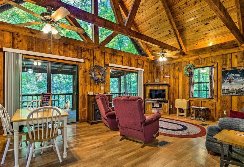 Tellico Plains Cabin   25 Acres, Backyard Creek!