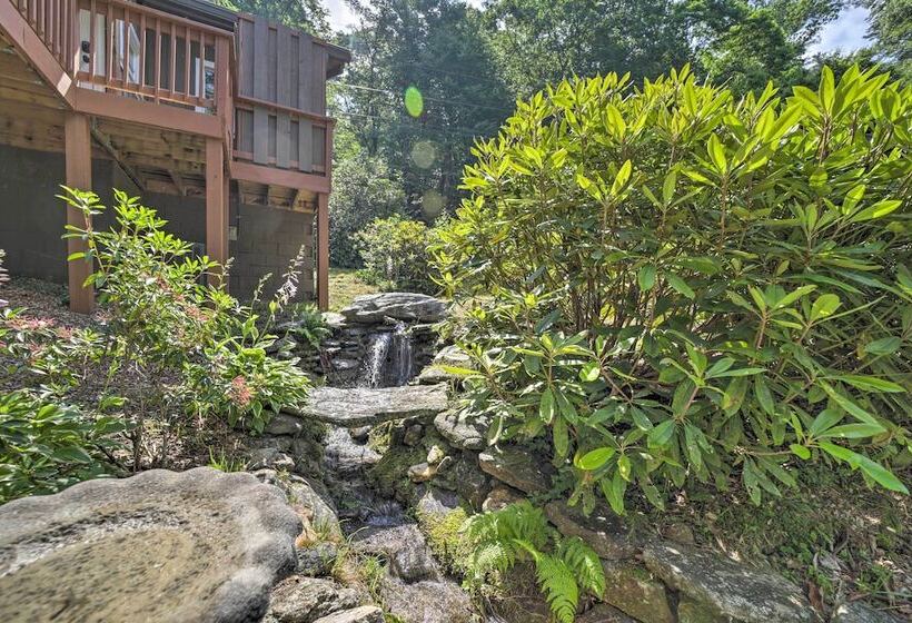 Tranquil Highlands Cottage With Fire Pit & Stream!