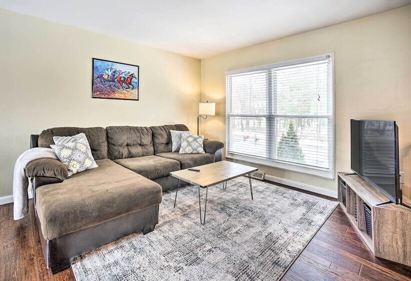 Updated Home In The Heart Of Saratoga Springs