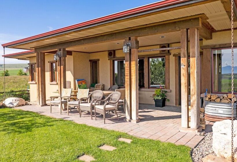 Bozeman Getaway On The Prairie W/ Patio & Grill