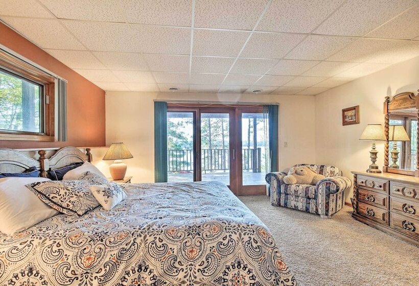 Waterfront Lake Tomahawk Cabin W/ Game Room!