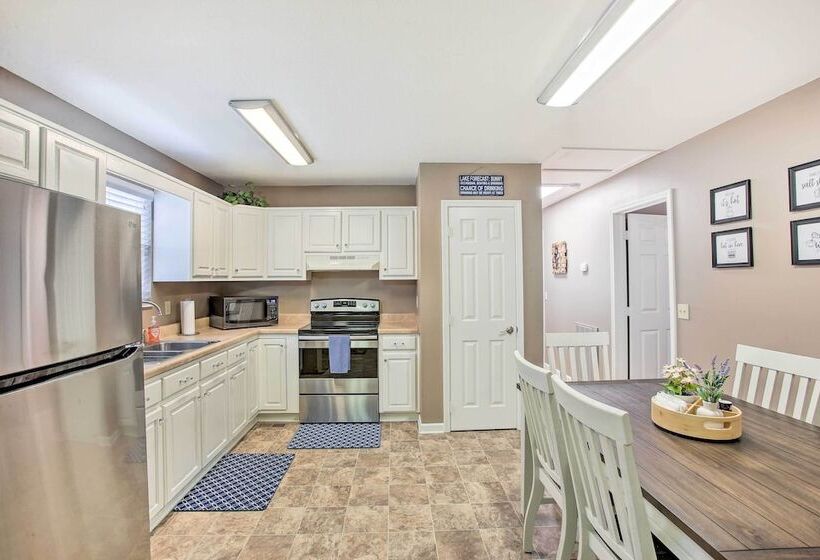 Welcoming Byrdstown Home: Walk To Main St!