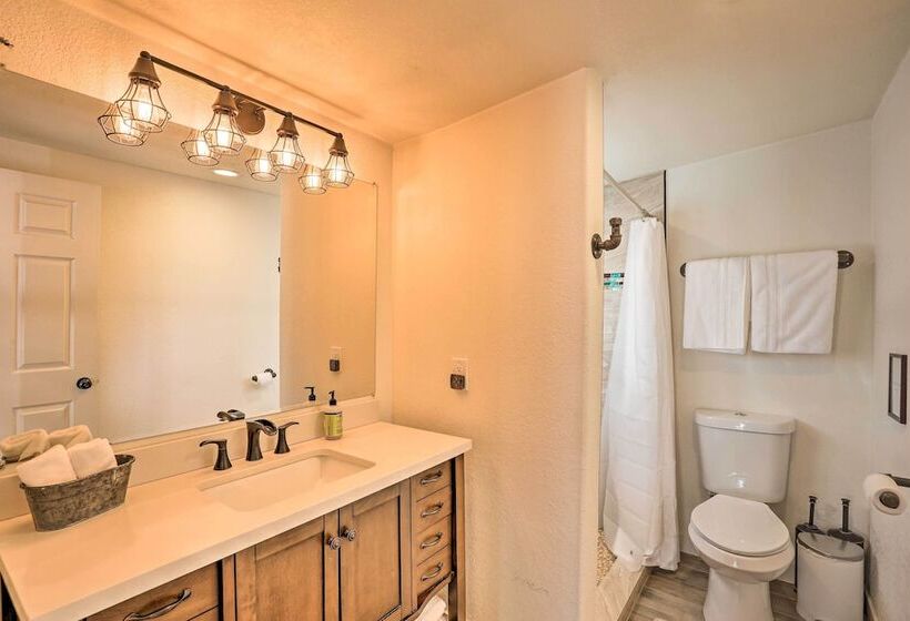 Wildmanor Ranch  Near Red Rocks W/ Hot Tub!