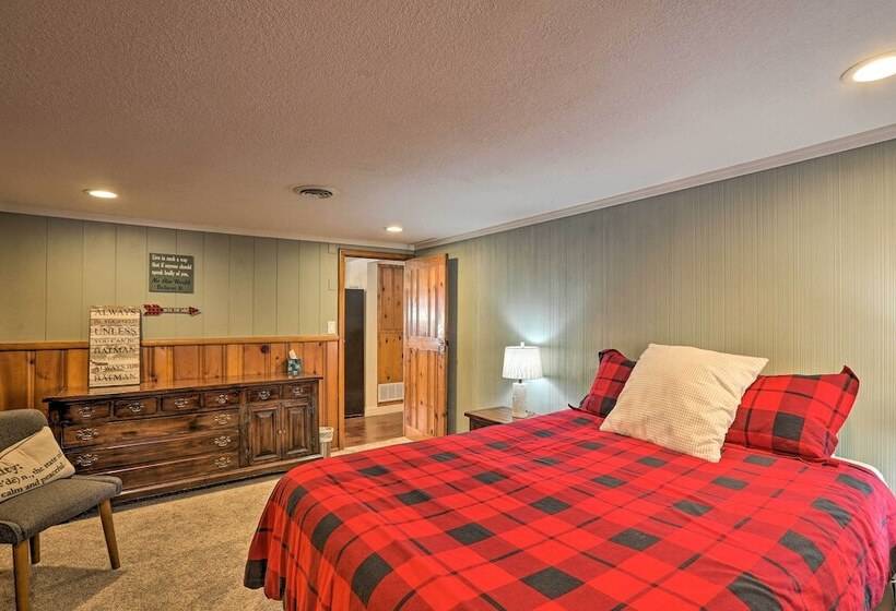 Wildmanor Ranch  Near Red Rocks W/ Hot Tub!