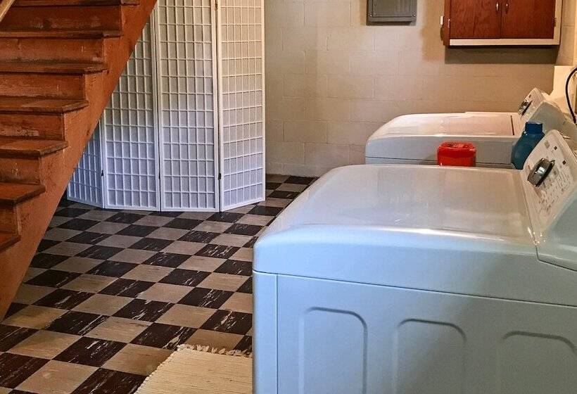 Williams Bay Retreat: Walk To Lake Geneva & Town!