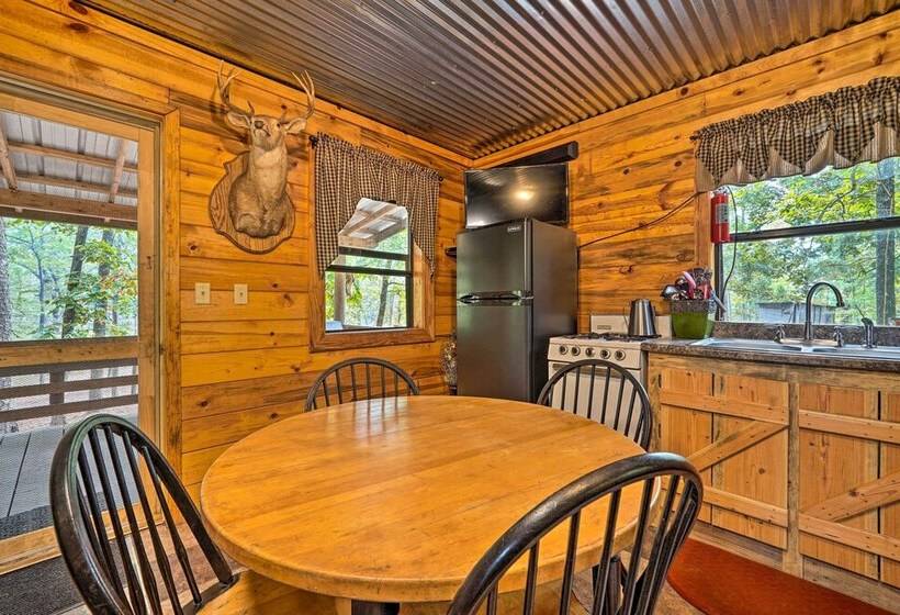 Wright City Cabin W/ Fire Pit + Forest Views!