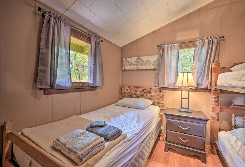 Wyatt Earp Cabin  W/ Deck, 1 Mi To Raystown Lake!