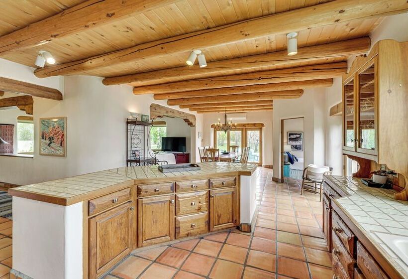Arroyo Seco Adobe W/ Hot Tub Near Taos Ski Valley!