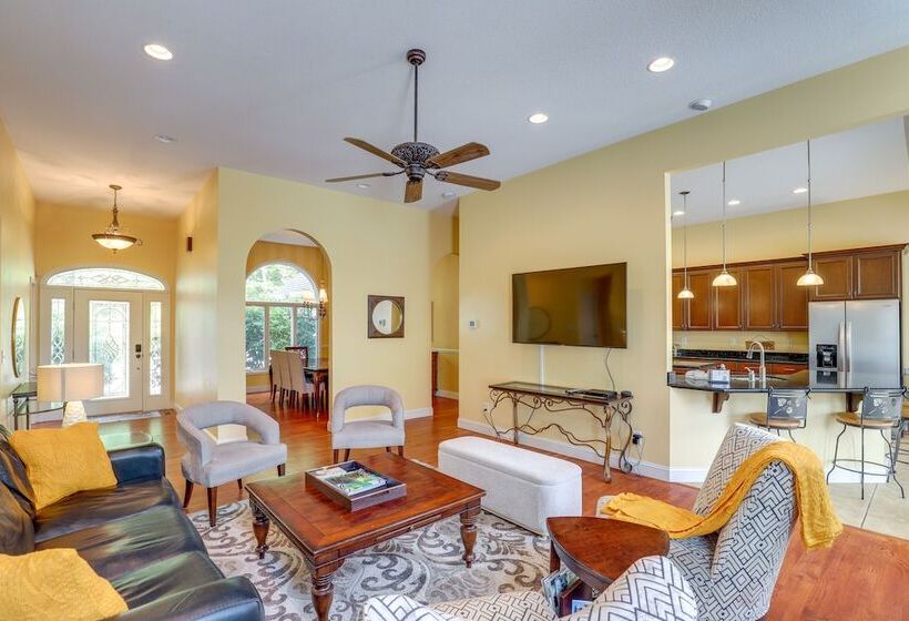 Secluded Retreat W/ Hot Tub & Game Room!