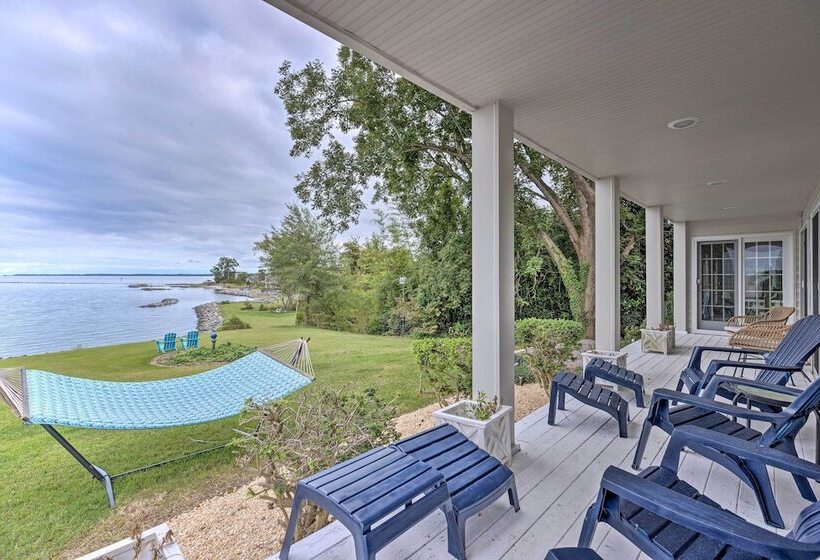 Beachfront Urbanna Home W/ Gas Grill & Deck!