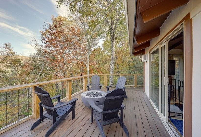 Beech Mountain Cabin W/ Hot Tub: 1 Mi To Slopes!