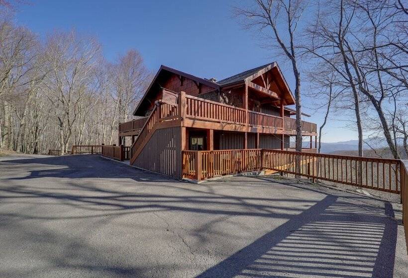 Beech Mountain Home W/ Game Room & Mountain Views!