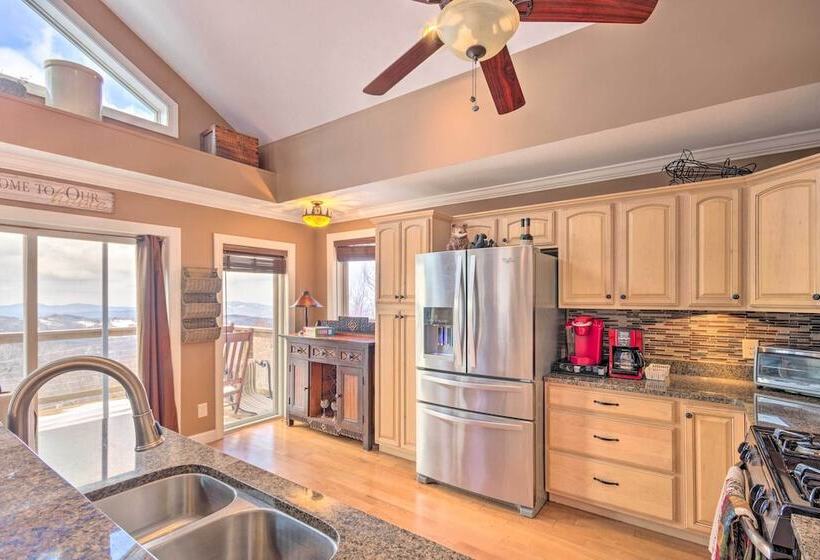 Beech Mountain Retreat W/ Open Deck: 2 Mi To Ski!
