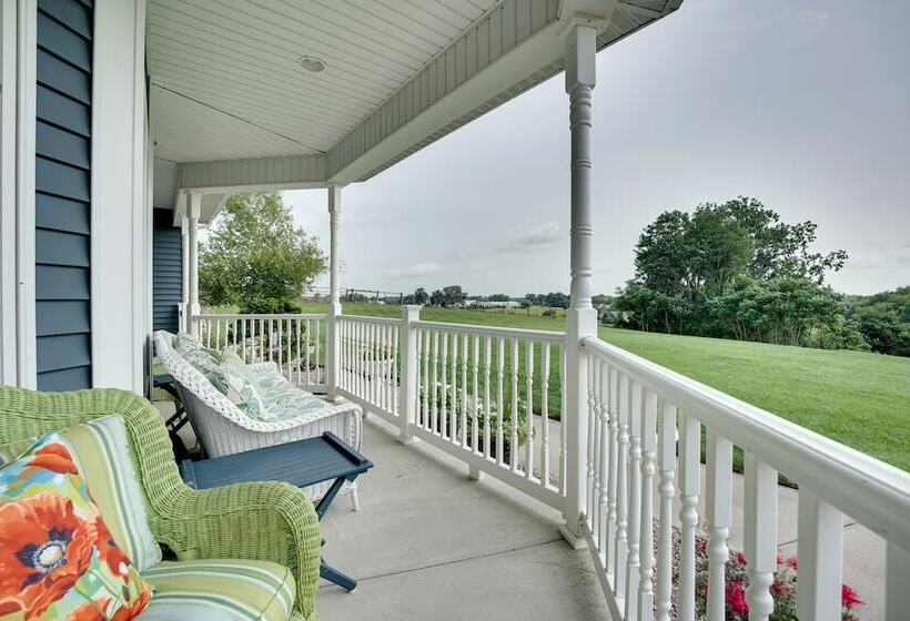 Blue Birds Perch: Stunning Home On Private Hilltop