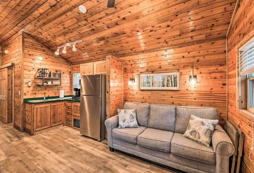 Charming New Bern Log Cabin   Pets Welcome!