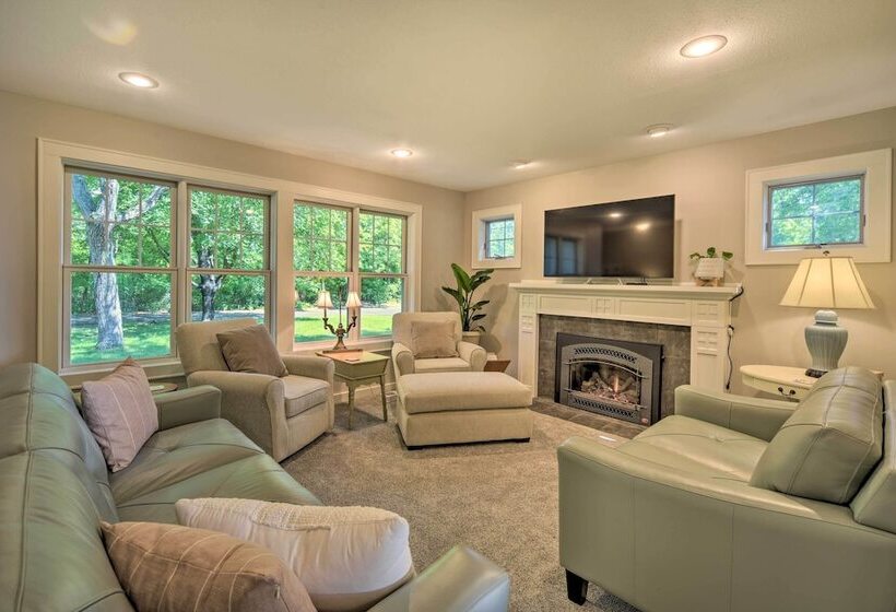 Charming Taylors Falls Home W/ Deck, Fire Pit