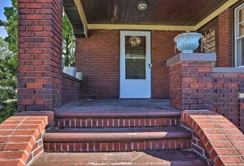 Cleveland Area Home W/ Deck < 10 Mi To Dtwn!