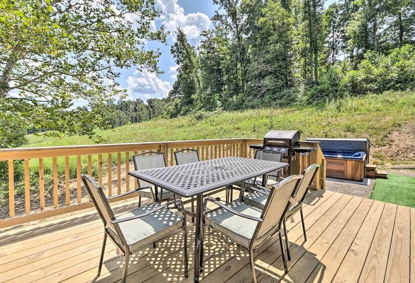 Clover Cabin  W/ Hot Tub+deck In Hocking Hills!