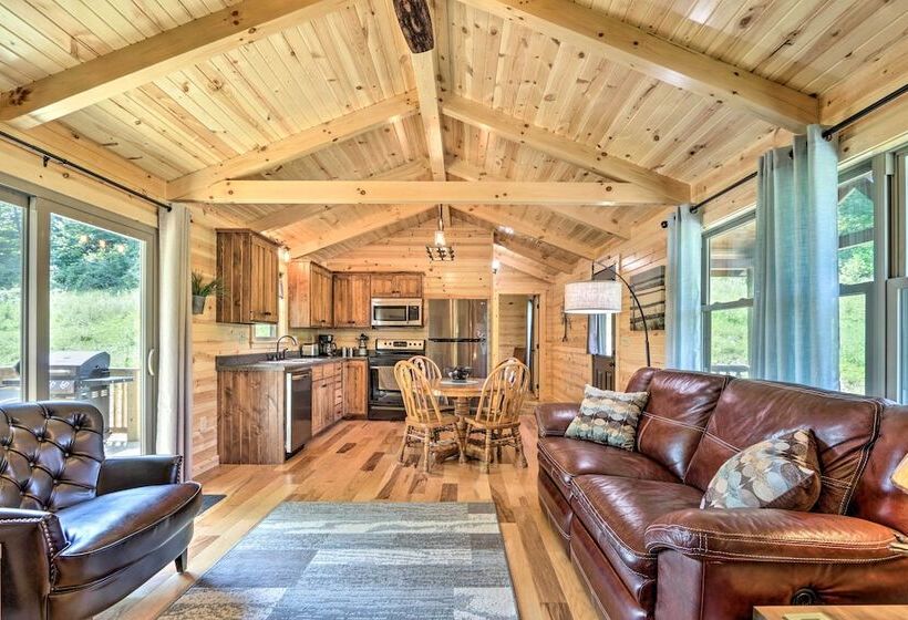 Clover Cabin  W/ Hot Tub+deck In Hocking Hills!