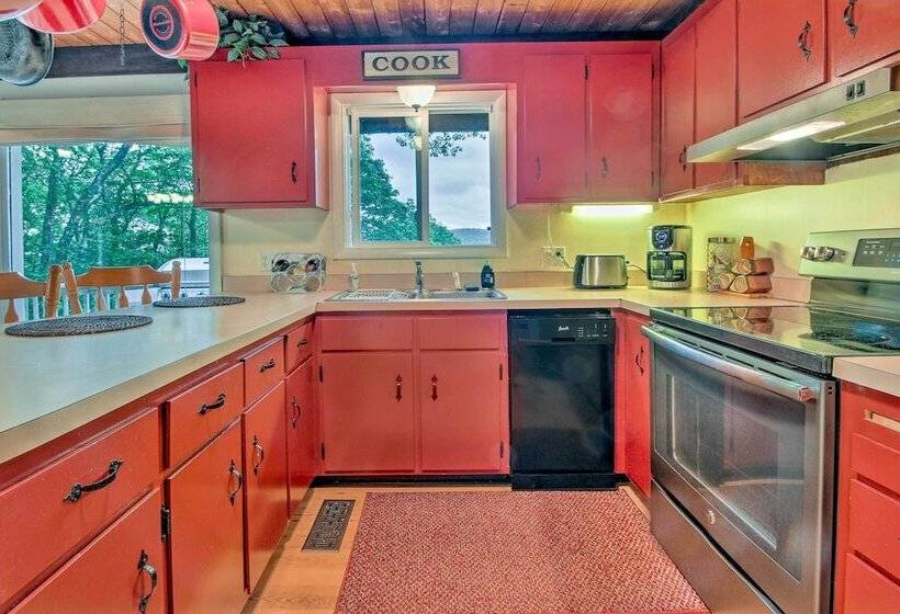 Conway Area Chalet W/ Mountain Views & Fire Pit!