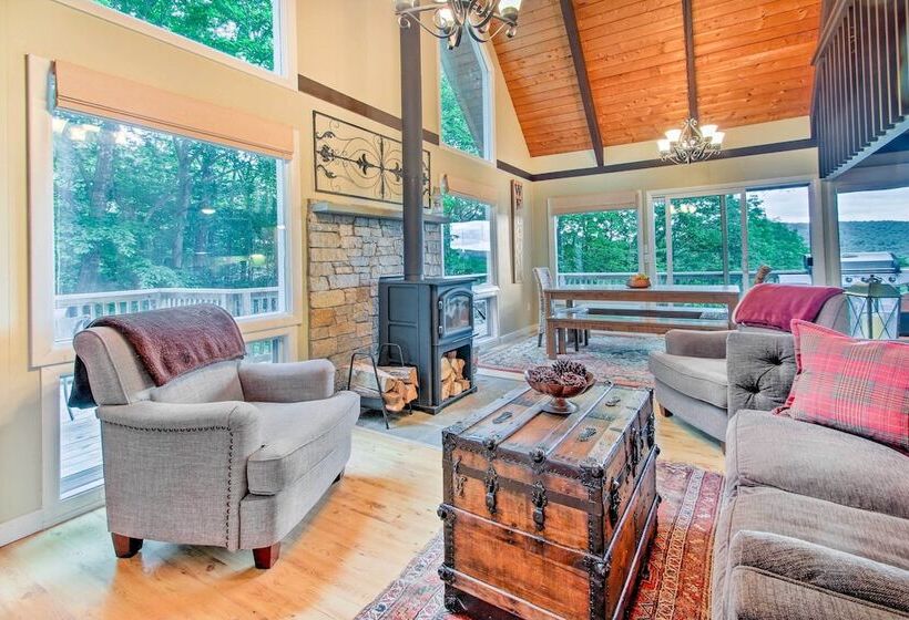 Conway Area Chalet W/ Mountain Views & Fire Pit!