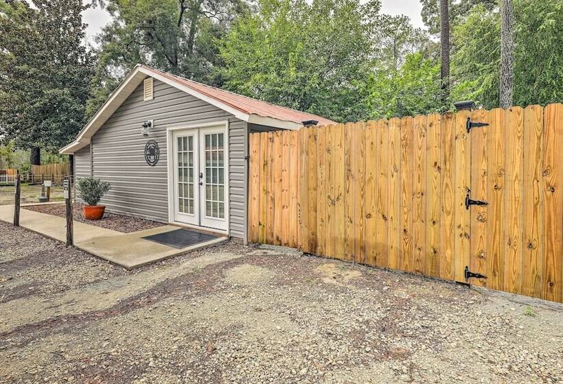 Cottage With Patio & Shared Waterfront Perks!