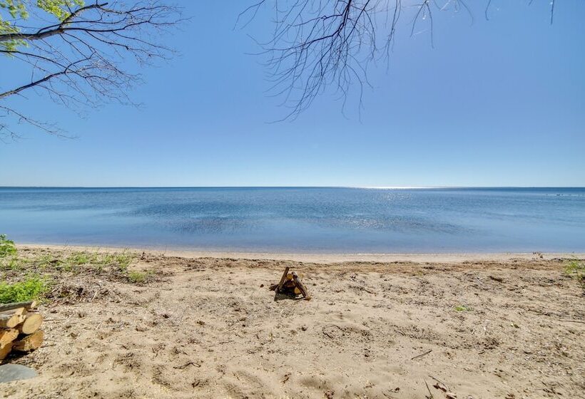 600  Of Green Bay Frontage & Dock: Cozy Cottage