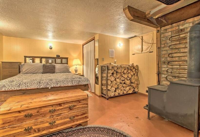 Cozy Home W/ Hot Tub: Half Mi To Salmon River!