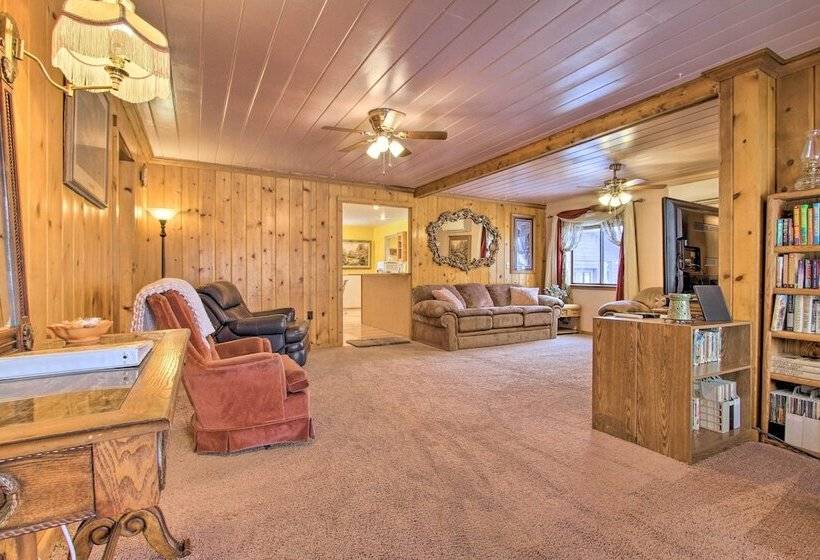 Cozy Home W/ Hot Tub: Half Mi To Salmon River!
