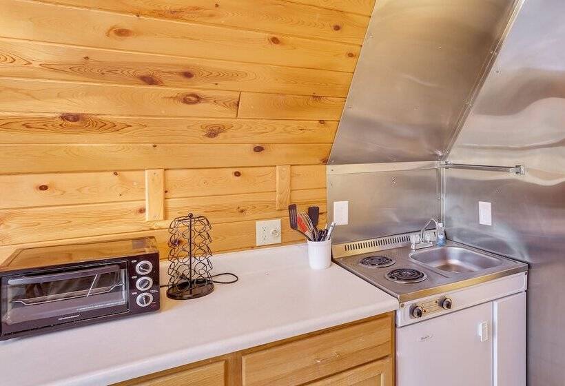 Cozy Keystone Cabin: Hot Tub, 3 Mi To Mt Rushmore!